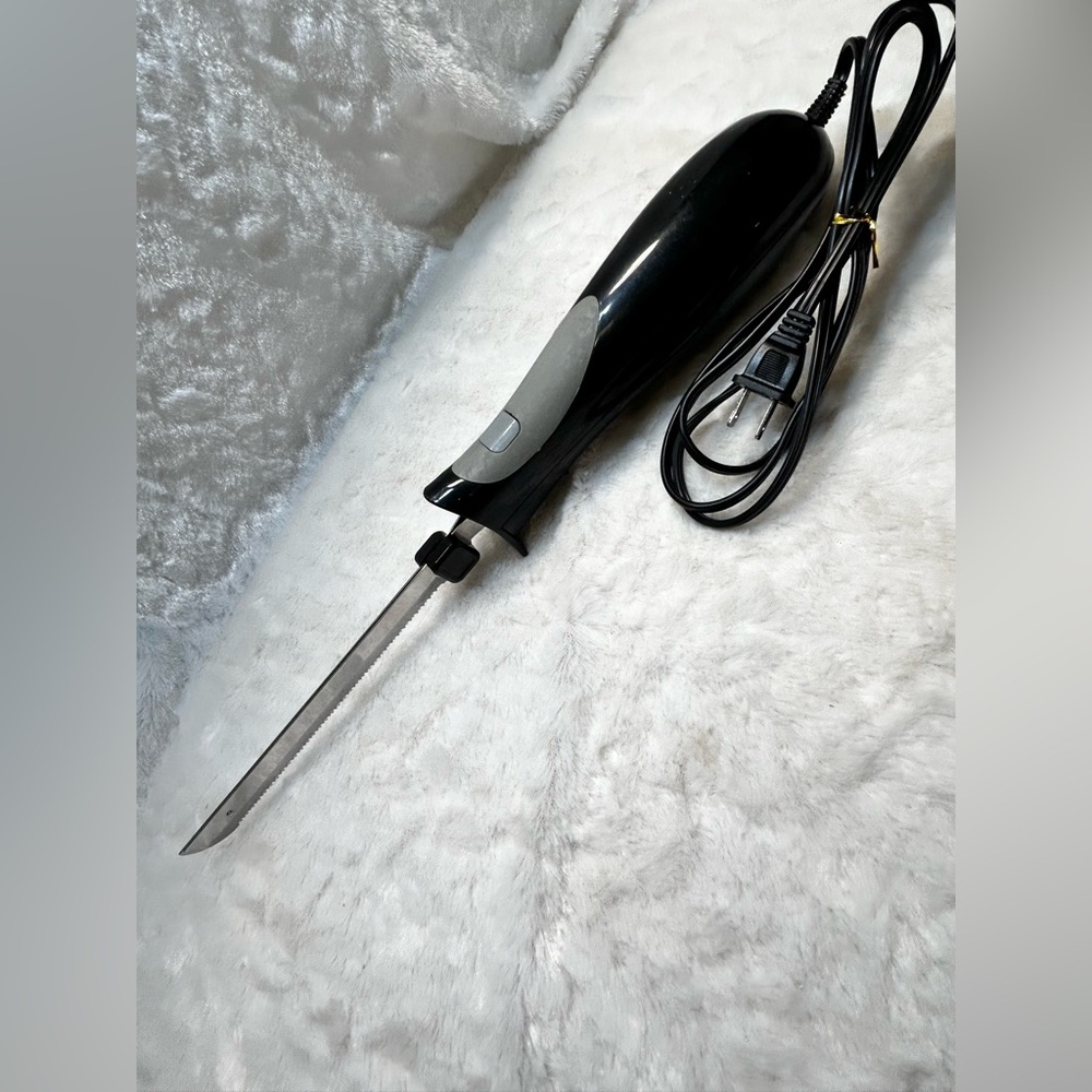 WALMART ELECTRIC CARVING CRAFT KNIFE